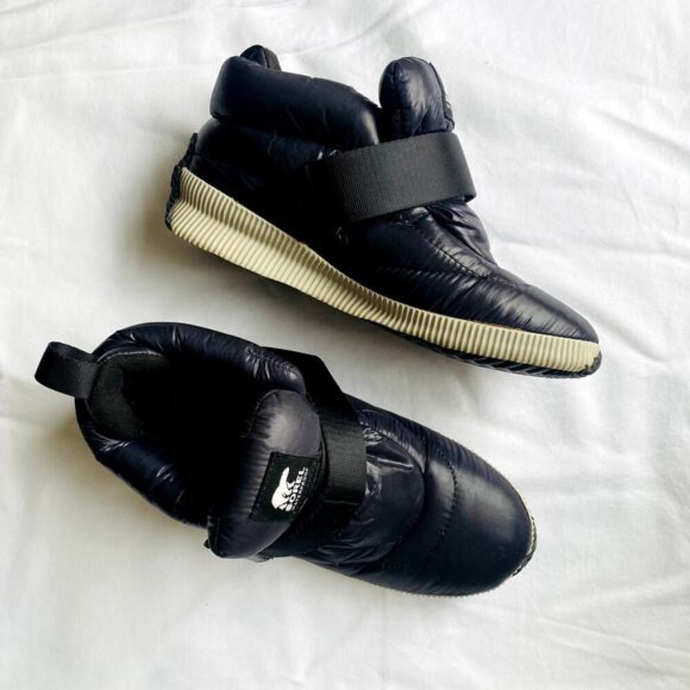 Sorel 10 black out n about puff sneakers